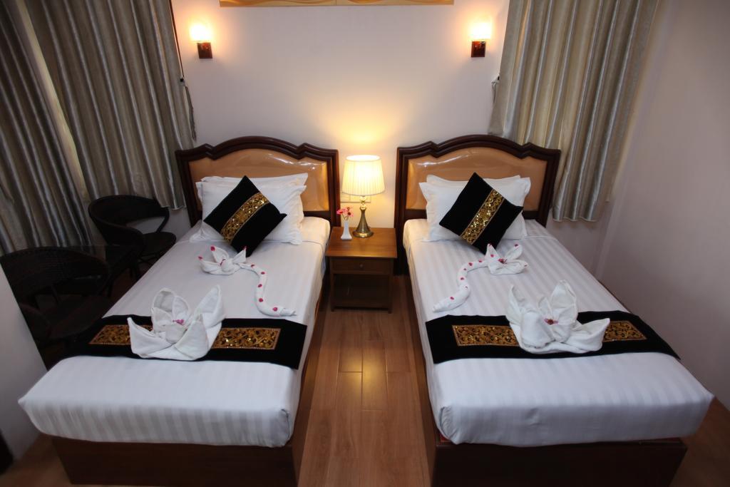 Hotel Lux Ngwesaung Exterior photo